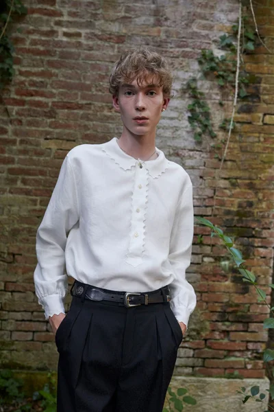 Look 19